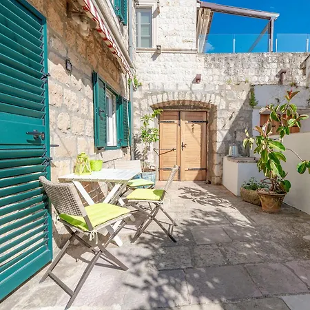 Dabo Villa *